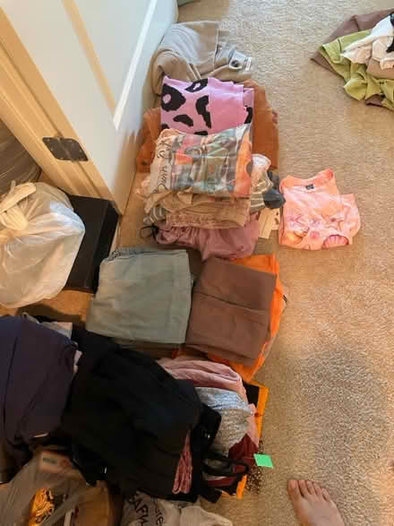 Photo of free Small fem clothes (Grosvenor metro!) #2