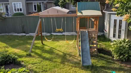 Photo of free Children's play set (Stonebridge) #2
