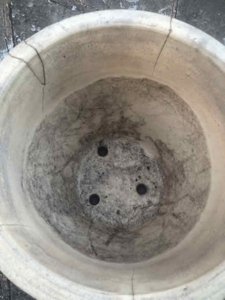 Photo of free Cracked plant pot (Surbiton KT6) #2