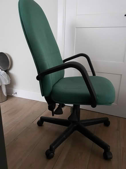 Photo of free Office chair (sm6 8by) #2