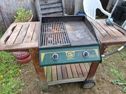 Photo of free Gas twin burner BBQ (Aughrim Co.wicklow) #2