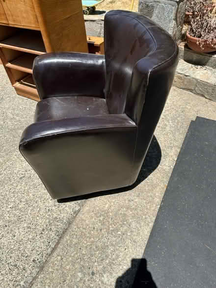 Photo of free chairs (San rafael) #3
