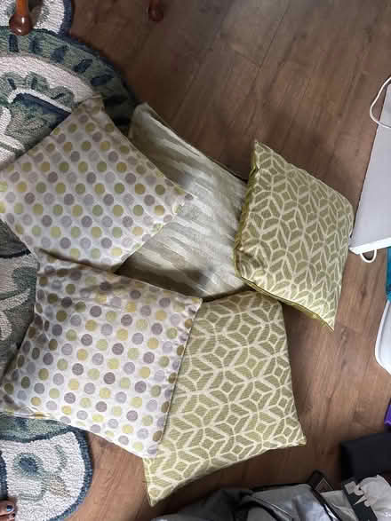 Photo of free Collection of green cushions (Limehouse E1) #1