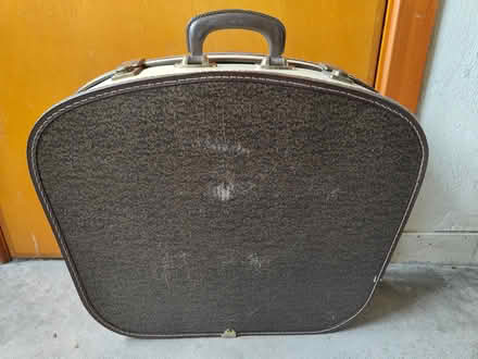 Photo of free vintage suitcase (Brechin DD9) #1
