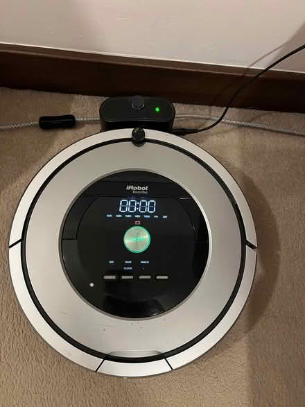 Photo of free Roomba iRobot 886 (Uxbridge UB9) #1