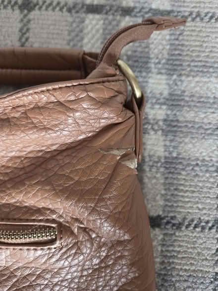 Photo of free Mantaray Handbag (Lightwood ST3) #3