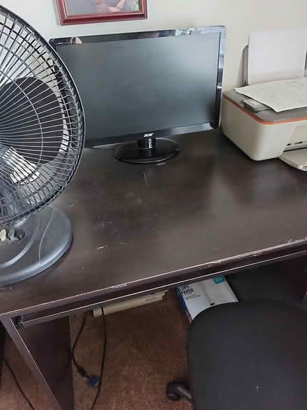 Photo of free computer desk (South West Side of Indianapoli) #1