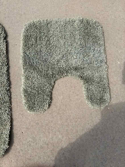 Photo of free Bathroom rug set (Westland) #3