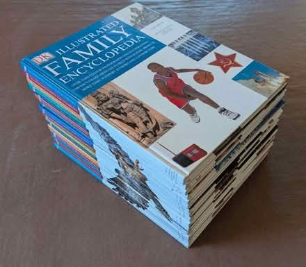 Photo of free Dorling Kindersley Illustrated Family Encyclopedia (Yeading UB4) #1