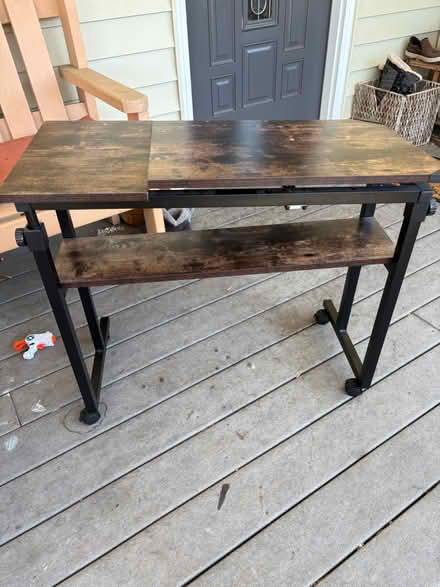 Photo of free Computer desk (Hillsboro) #1