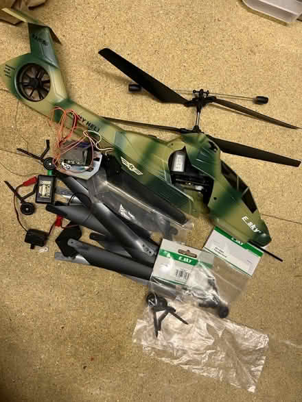 Photo of free Analogue RC bits (Cove GU14) #2