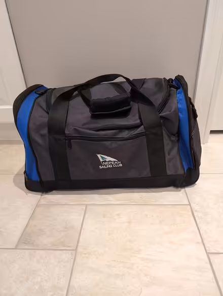 Photo of free Gym bag (Trafalgar/River Oaks, Oakville) #1