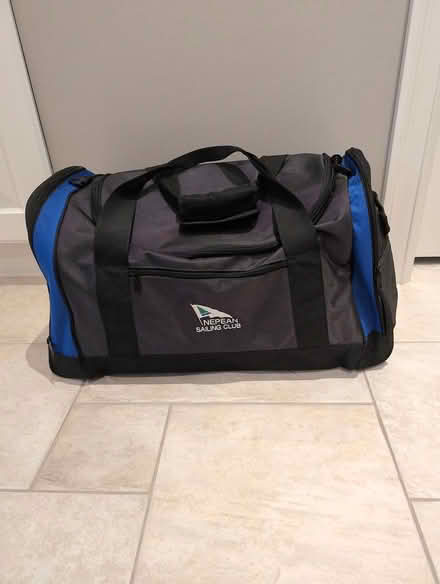 Photo of free Gym bag (Trafalgar/River Oaks, Oakville) #1