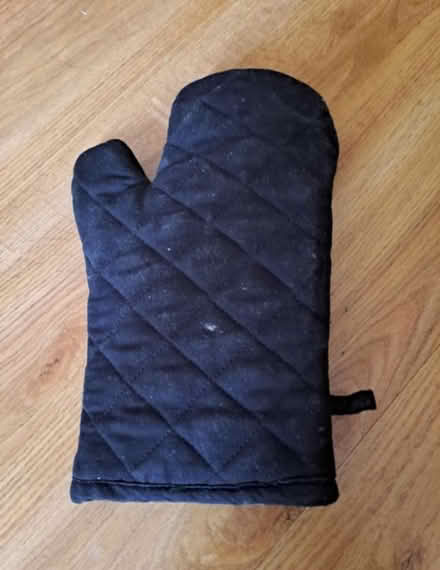 Photo of free Oven Mitt (Bedminster BS3) #1