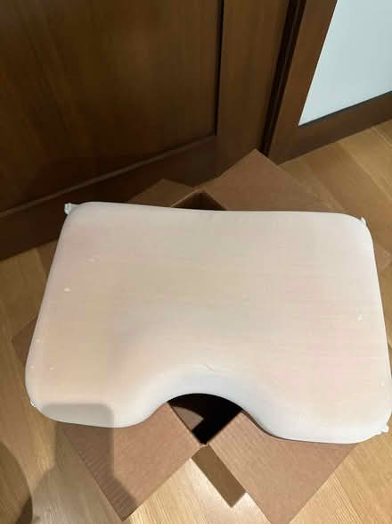 Photo of free Pillow (95070) #3