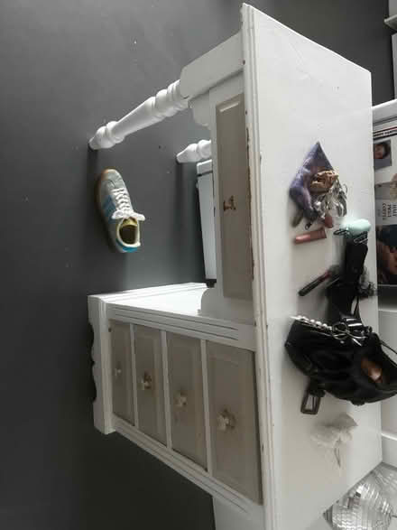 Photo of free Dressing table (Kidbrooke SE3 9SU) #4