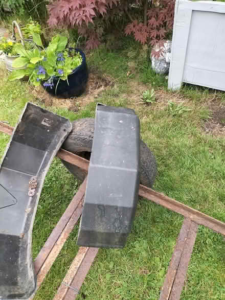 Photo of free Metal trailer frame & lights (Lathom L40) #4