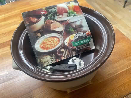 Photo of free Ceramic slow cooker without its lid! (Upper Weston) #1