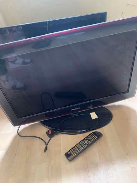 Photo of free 2x32 “ tv s ..1 is a Samsung (HX3) #1