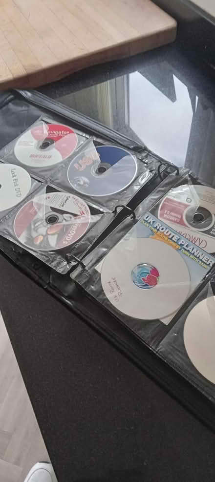 Photo of free CD Folder with assorted software (Stannington S6) #2