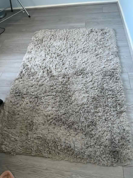 Photo of free Rug and utensil tin (Didcot OX11) #1