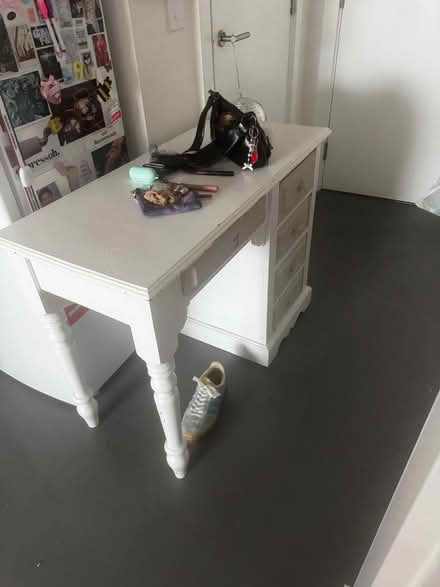 Photo of free Dressing table (Kidbrooke SE3 9SU) #1