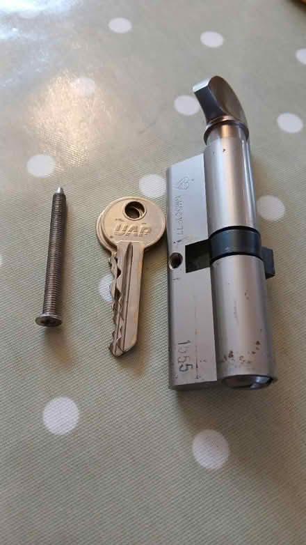 Photo of free UAP * Euro Lock. Thumb turn. 2 keys (BA16 street) #1