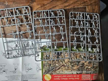 Photo of free 1/72 ww2 psc infantry various (Bexhill-On-Sea) #2
