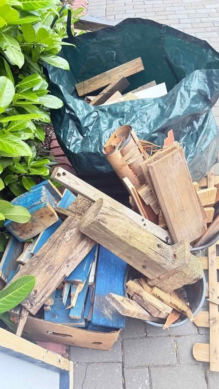 Photo of free Palette and wood (Potters bar) #2