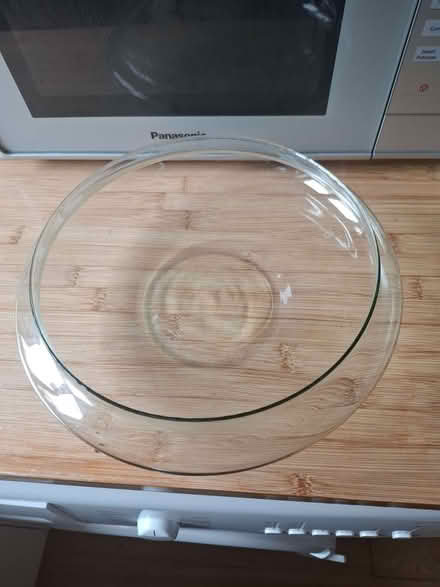 Photo of free Glass bowl (Cogges OX28) #1