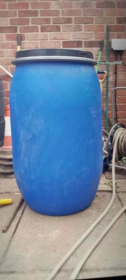 Photo of 200-220liters blue barrel (S3- Shalesmoor) #1