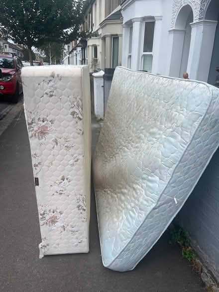 Photo of free Double bed clean good condition (Leytonstone Ashville Road) #3