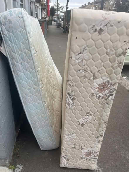 Photo of free Double bed clean good condition (Leytonstone Ashville Road) #1