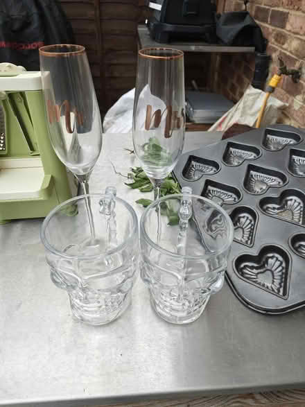 Photo of free Pint glasses and Mr & Mrs glass (Haldens AL7) #1
