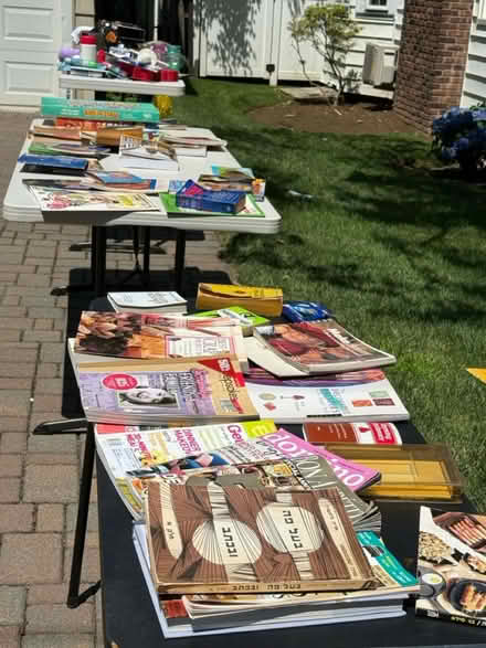 Photo of free toys, books. Household i etc (97 Van Buren Ave Teaneck NJ) #4