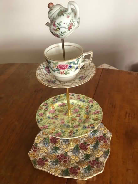 Photo of free Vintage crockery cake stand (King's Hedges Ward CB4) #1