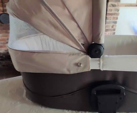 Photo of free Mama s & Papas Carry Cot (Winfarthing) #2