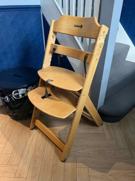 Photo of free Child’s height adjustable chair (Nash Mills, HP3) #1