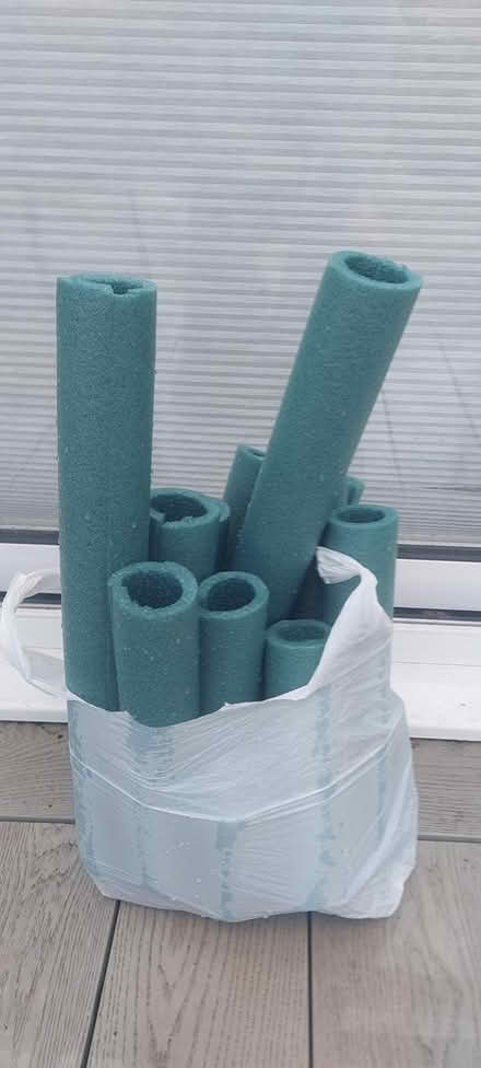 Photo of free Bubble wrap and tube packaging (Guildford GU2) #1