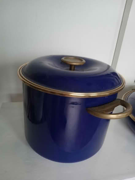 Photo of free Pot and pan (Near the experimental farm) #2