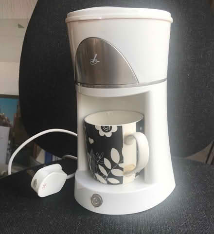 Photo of free One cup coffee maker (Woodlands Av., Sidcup DA15) #1