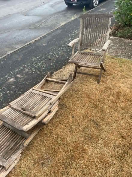 Photo of free 6 x teak foldable garden chairs (Woking) #2