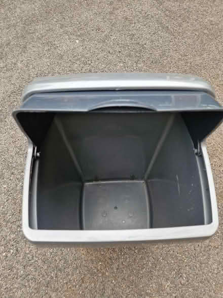 Photo of free Addis grey plastic rubbish bin and lid (Arborfield Garrison RG2) #2