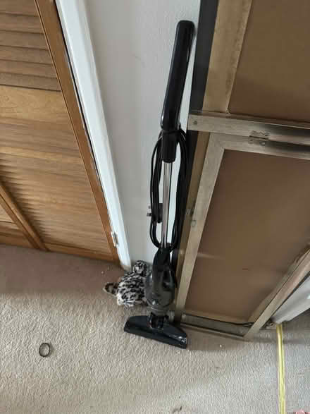 Photo of free hoover (Ware Road by a10 flyover SG13) #1
