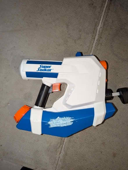 Photo of free Super Soaker water pistol (Chesser EH14) #1