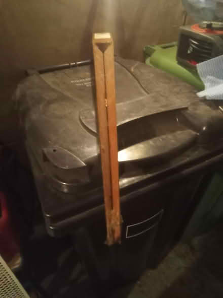 Photo of free Wood post grips (WF13) #2