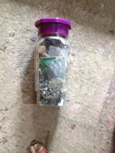 Photo of free nut, washers and bolts + threaded bar (Quinton B32) #2