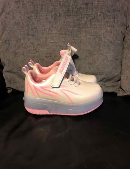 Photo of free LED wheel trainers skates #2 (OL8 2XQ) #1