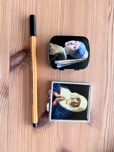 Photo of free Small tin and compact mirror (TW12 - Hampton Hill) #1