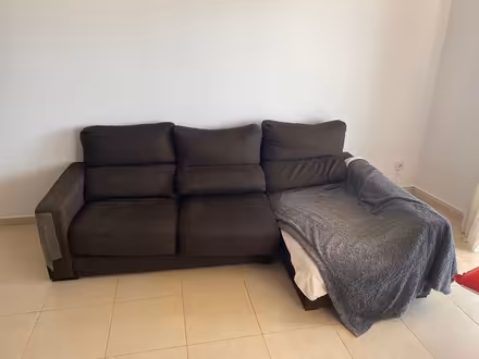 Photo of free Sofa 3 chaise cama (Beach) #2